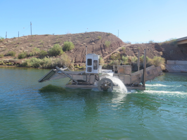 Alphaboats FX-11 Waterweed Harvester on the Job in Arizona