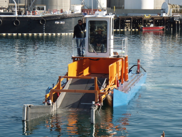 MC402 Trash Skimmer / Marina Cleaner